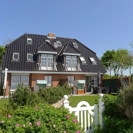 Hues Strandleev 1 Holiday home Wyk auf Foehr