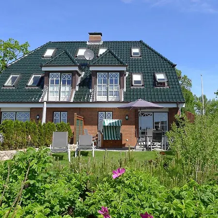 Holiday home Hues Strandleev 1